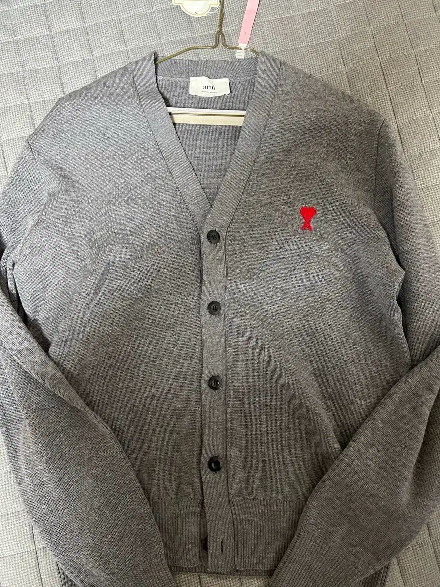 アミ スモール ハート ロゴ カーディガン