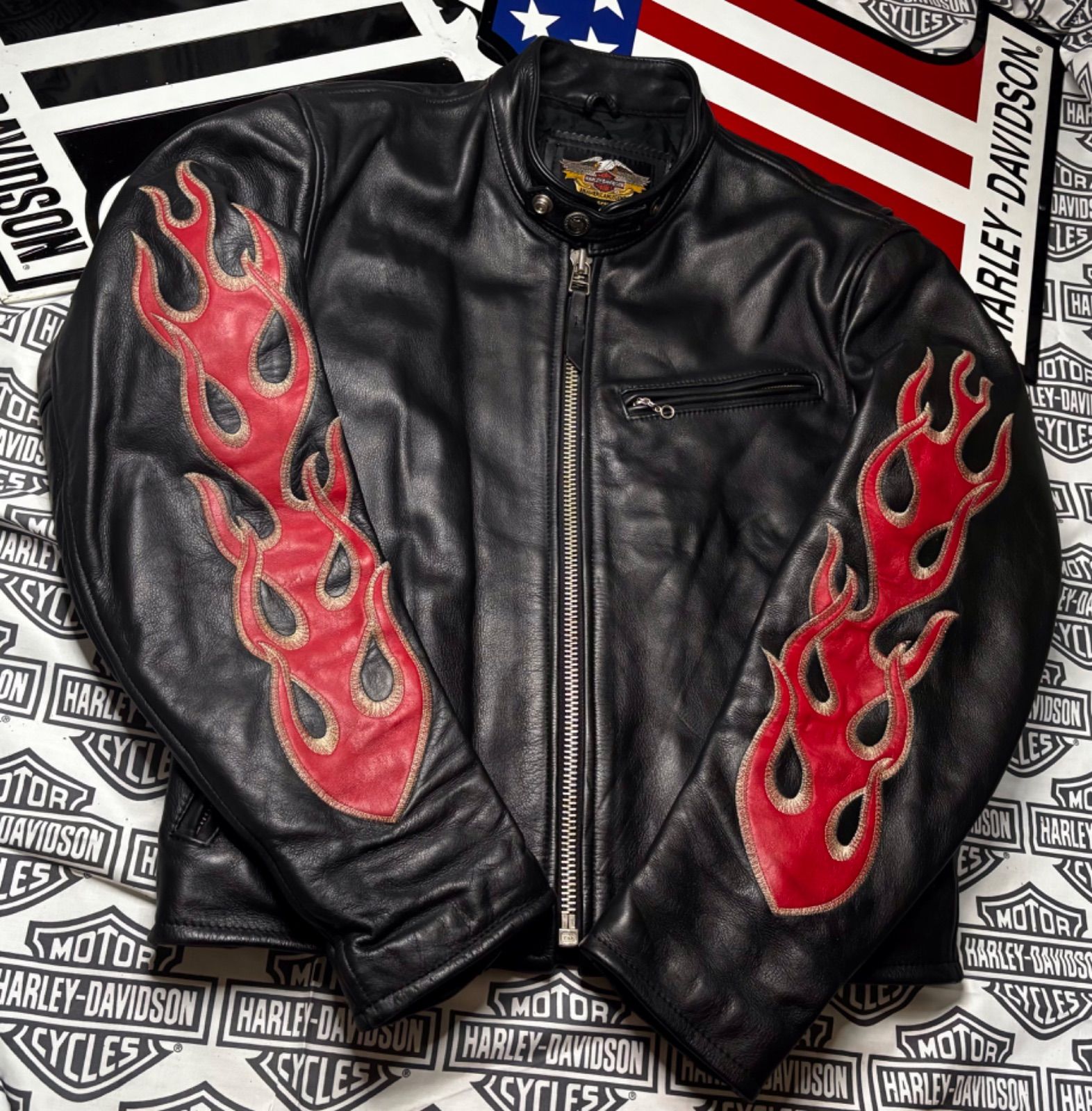 ⭐️ ハーレーダビッドソン 背面&袖・金糸・本革製パッチの限定