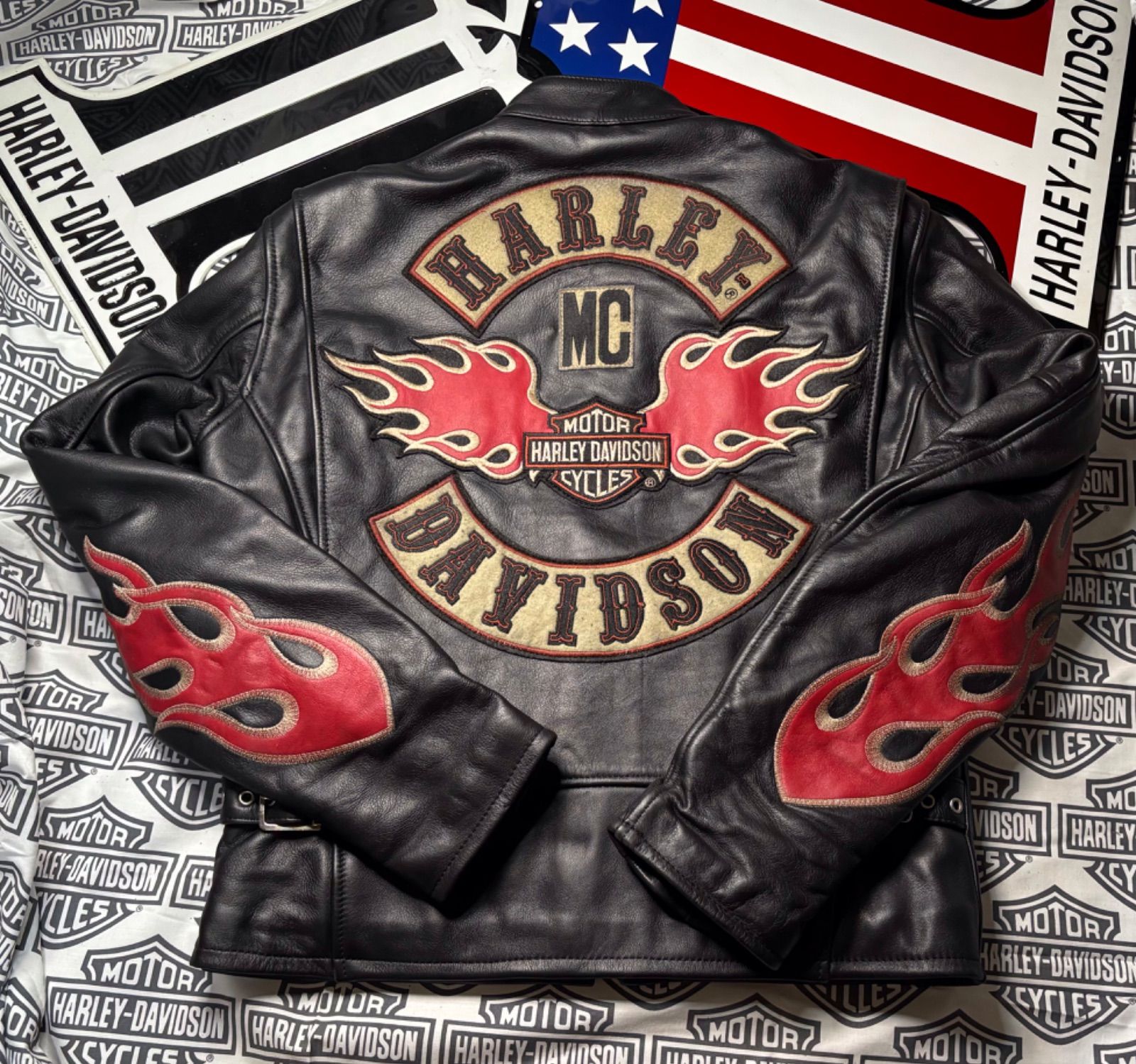 ハーレーダビッドソン 背面-袖 金糸 本革製パッチの ファイヤーデザイン-H-Dロゴ刺繍 な 品 本革製ジャケット Limited Edition