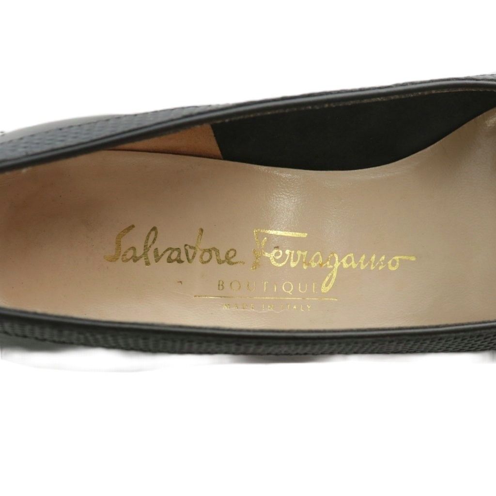サルヴァトーレフェラガモ Salvatore Ferragamo ヴァラリボン パンプス