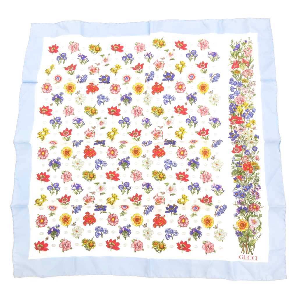 【美品】GUCCI グッチ　シルク　スカーフ　大判　総柄　花 イタリア製 グッチ GUCCI スカーフ シルク 絹100％ フラワー 花柄 インター