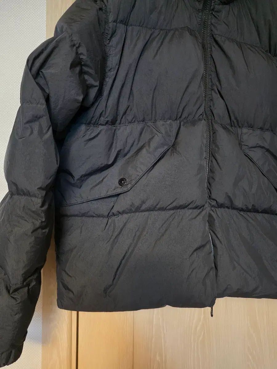 23 FW STONE ISLAND ストーンアイランド クリンクルレップス フードなし ブラック ショート ダウン Mサイズ