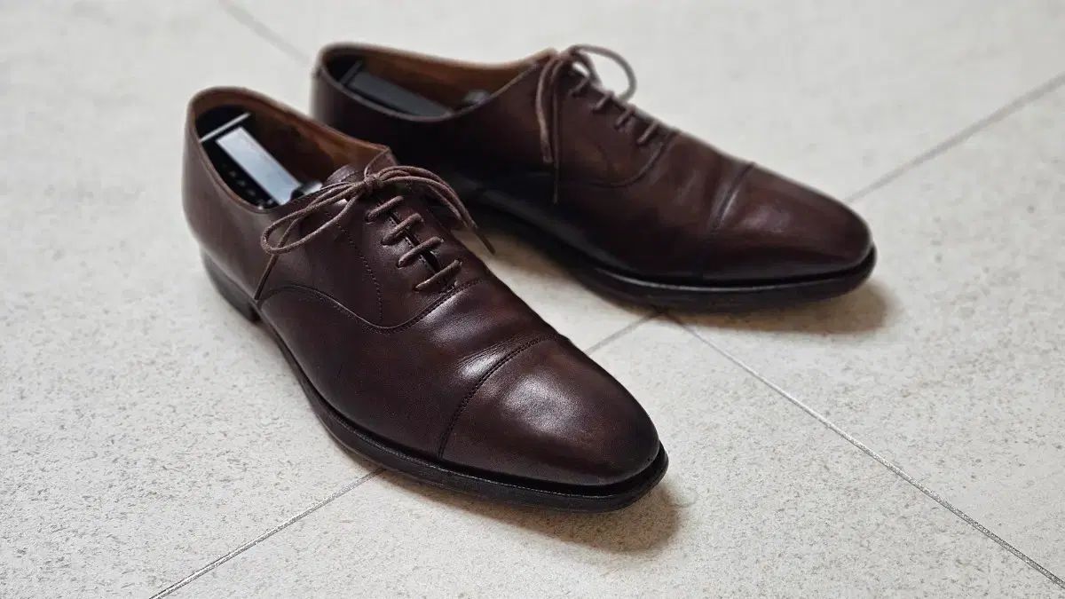 クロケット ジョーンズ ブラウン キャップトゥ オックスフォード シューズ スーツ 靴 バーウィック ローク リーガル ダービー