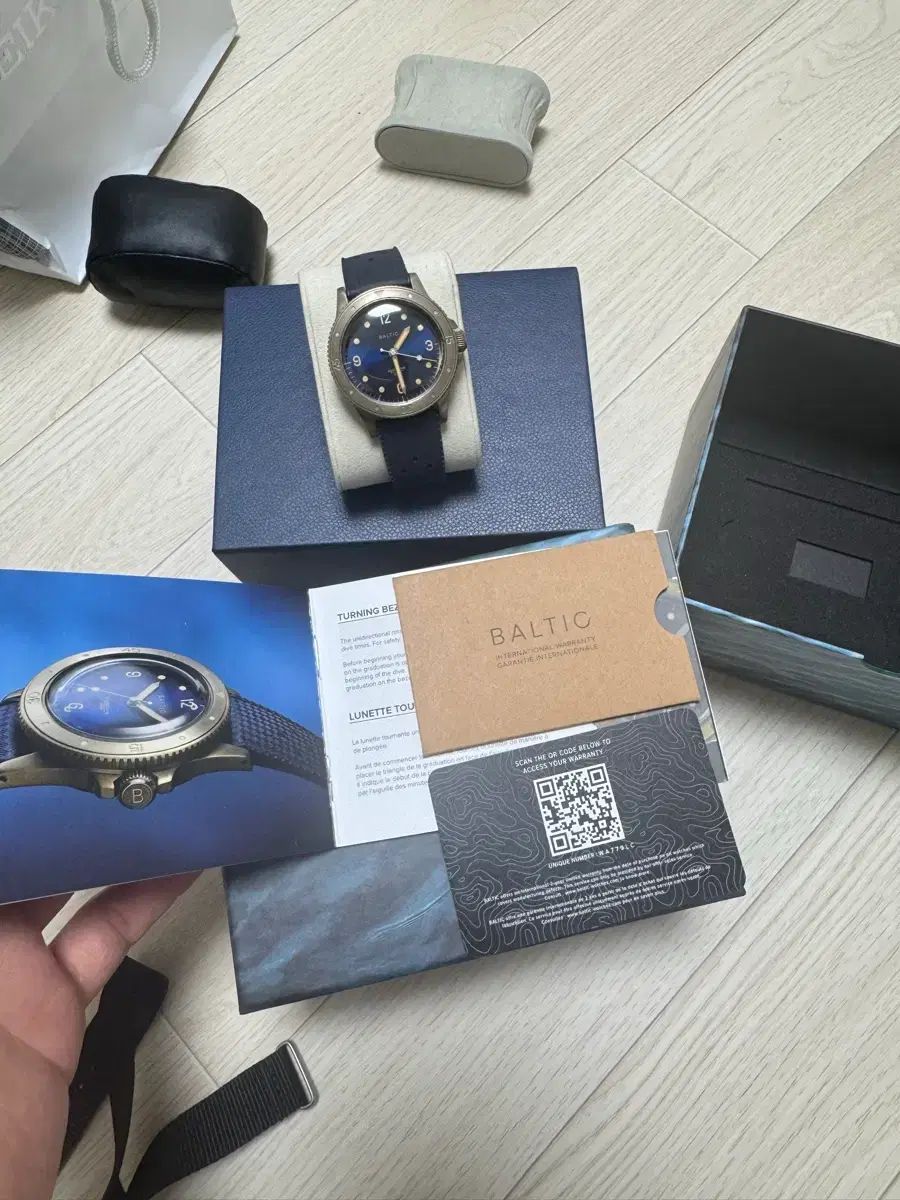  バルティック アクア スカーフ BRONN 韓国通販 ダイバーズウォッチ 無地デザイン 自動巻き時計 腕時計(アナログ)