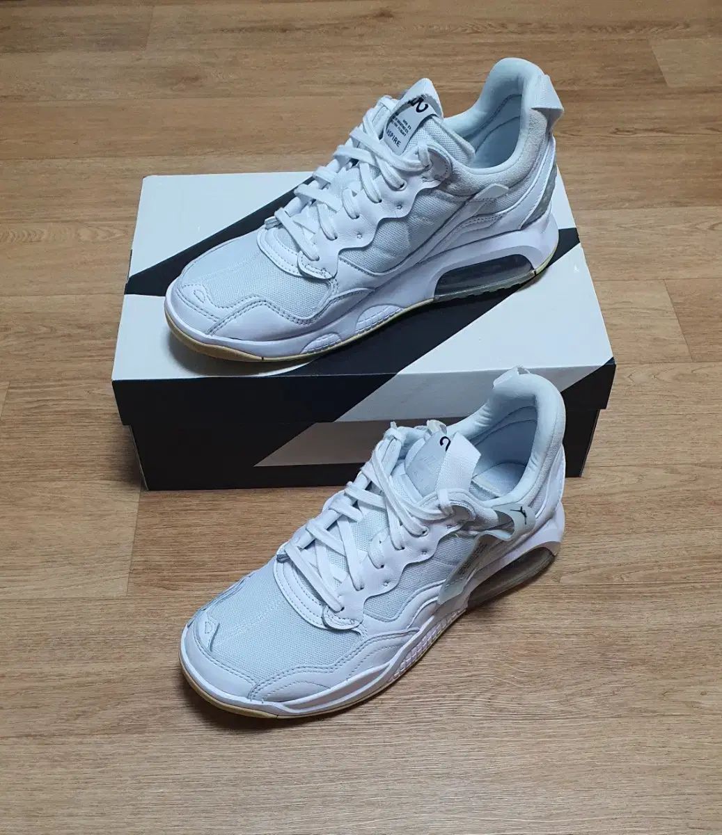 ナイキ ジョーダン MA2 スニーカー ショップ ほぼ新品 出品