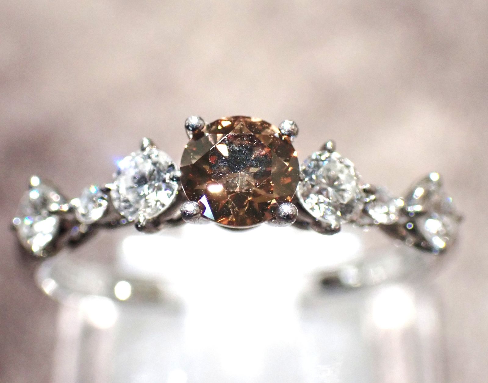 カシケイ ソリティアダイヤリング Pt 900 ブラウンダイヤ リングサイズ19 5号