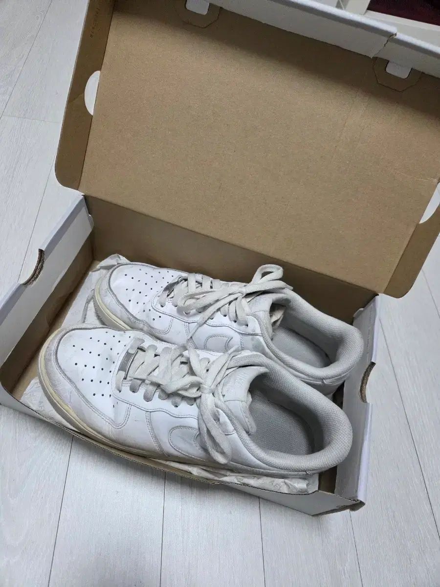 280 ナイキ エアフォース1 スニーカー 白