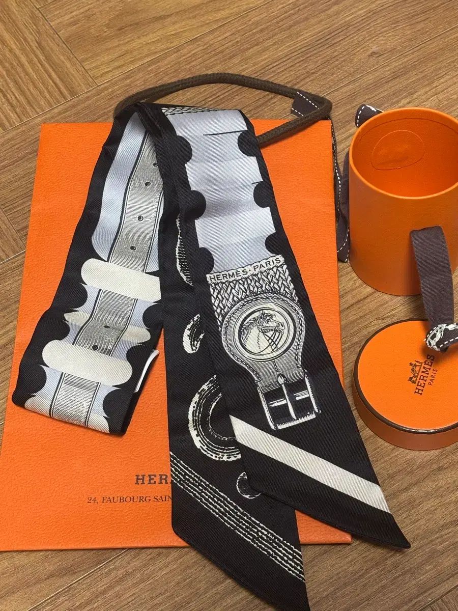 エルメス BRIDES A BLOC ツイリー 25 SS 店舗価格 37万円