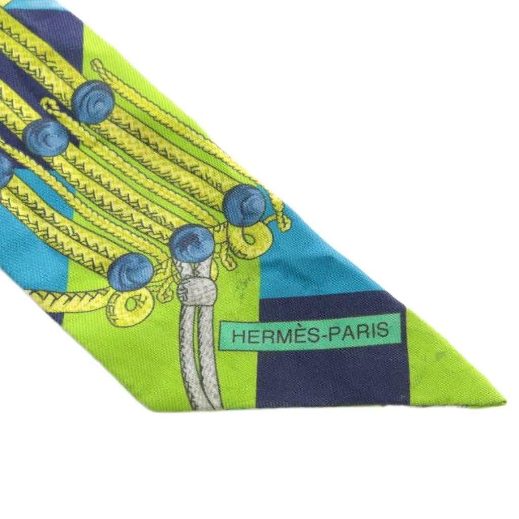 【中古】エルメス HERMES BRANDEBOURGS リボンスカーフ ツイリー 絹 シルク 総柄 ロゴ 緑 グリーン 青 ブルー エルメス HERMES BRANDEBOURGS リボンスカーフ ツイリー 絹 シルク 総