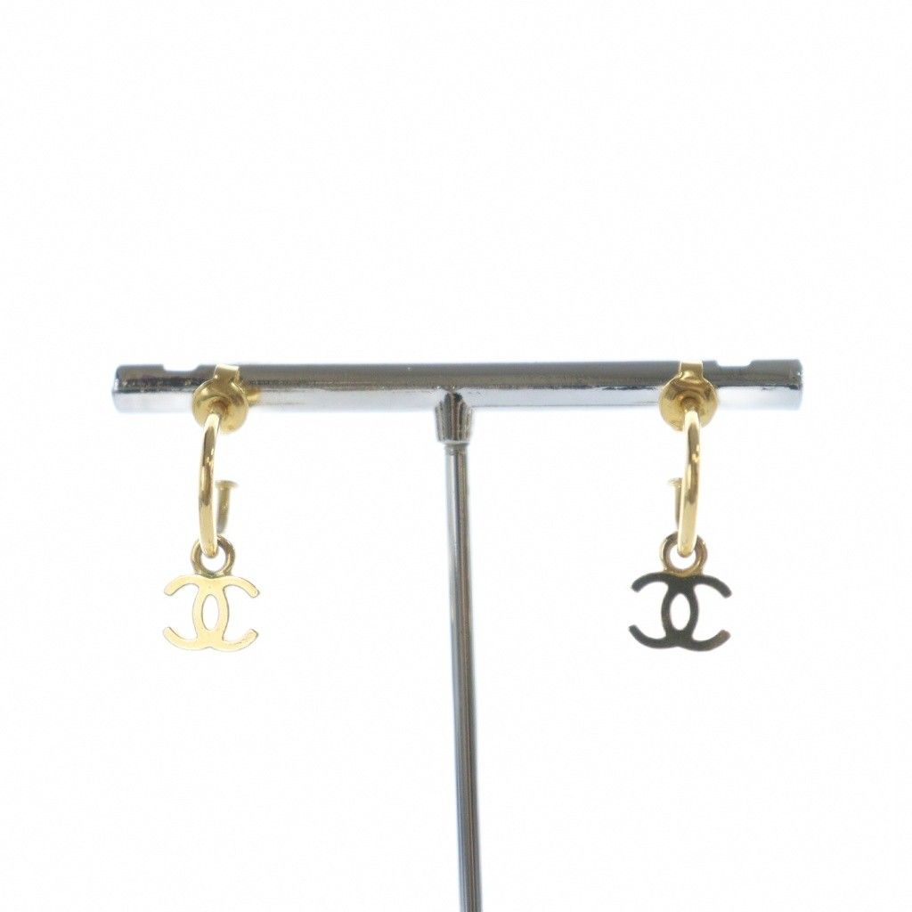 CHANEL ゴールド フープピアス ロゴ付き シャネル CHANEL ピアス フープ ココマーク アクセサリー ロゴ