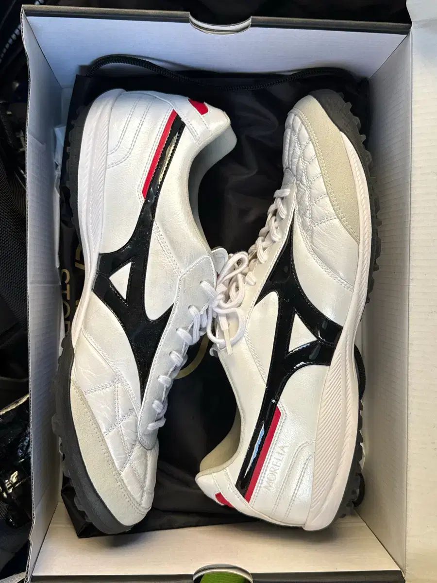 ミズノ モレリア サラ ジャパン TF 白 ブラック 275 mm