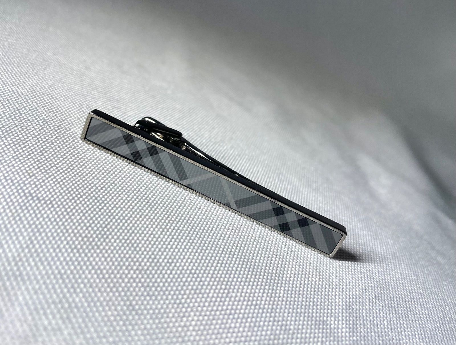 新品未使用 BURBERRY シルバー×ブラック ネクタイピン 楽天市場】【未使用品】【ジュエリー】BURBERRY バーバリー タイピン