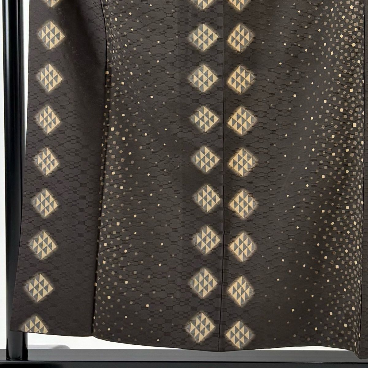 小紋 身丈156.5 cm 裄丈62 S 袷 鱗 菱 金彩 焦茶色 正絹 秀品