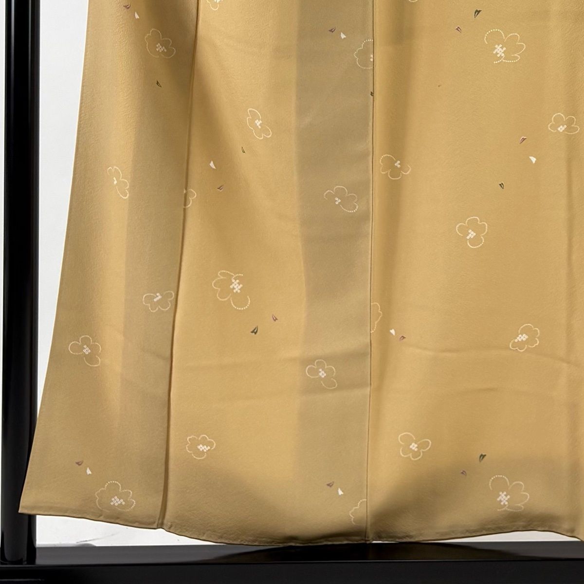 小紋 身丈156 cm 裄丈62 S 袷 梅 花弁 縮緬 ベージュ 正絹 秀品