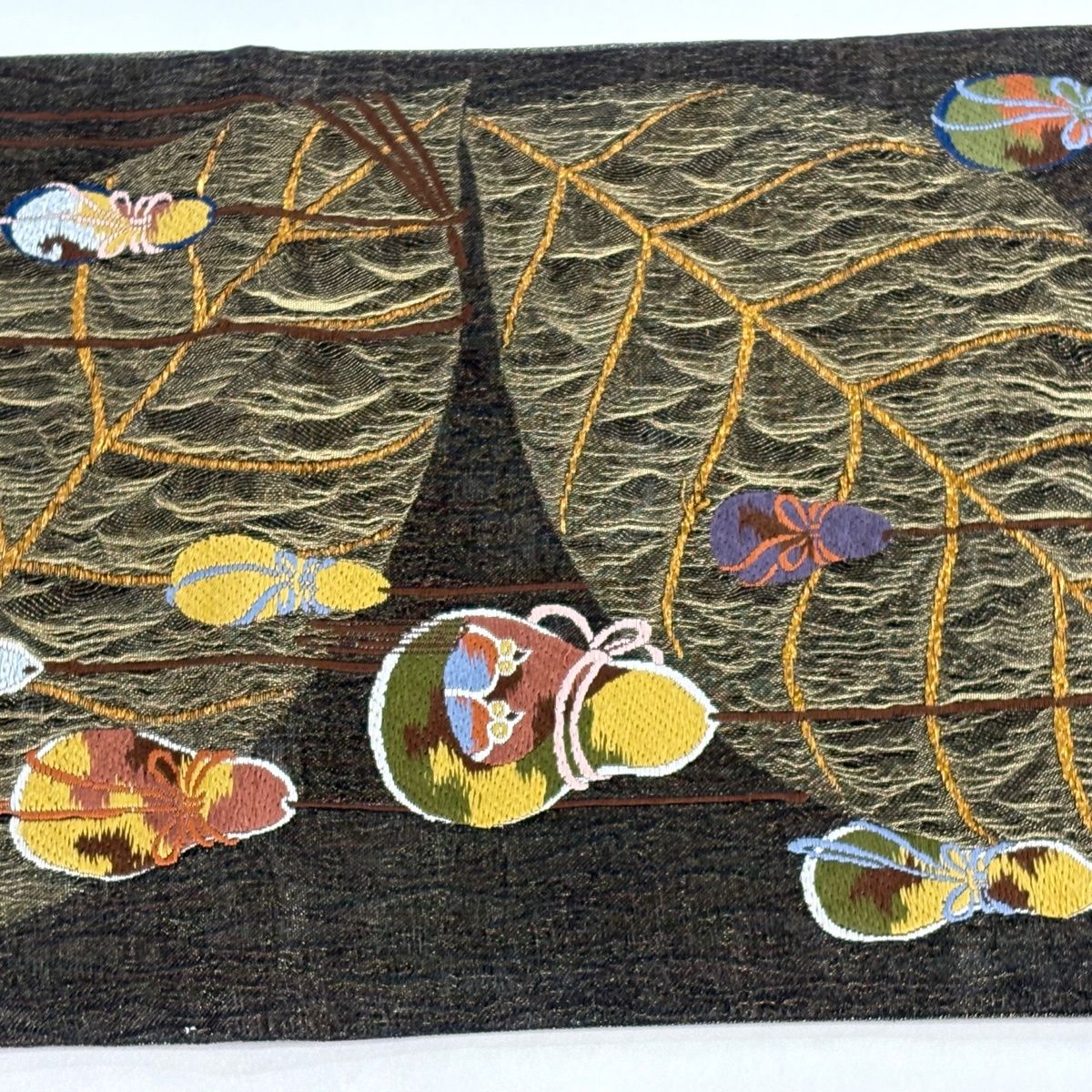 袋帯 名品 落款 瓢箪 葉 刺繍 金糸 黒灰 お太鼓柄 正絹 【】 【公式通販】