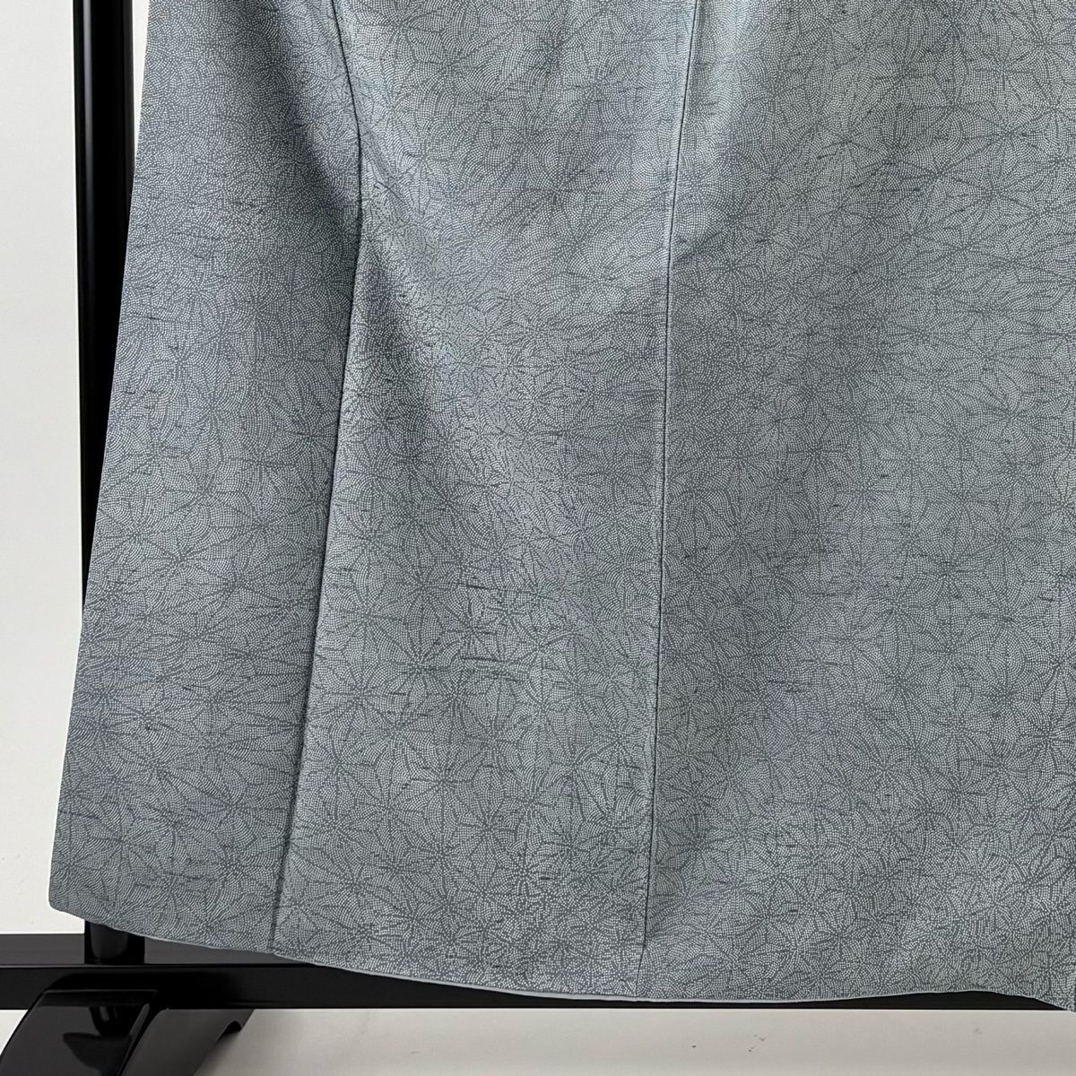 小紋 身丈160 cm 裄丈65.5 M 袷 牛首紬地 落款 証紙 変わり麻の葉 青灰色 正絹