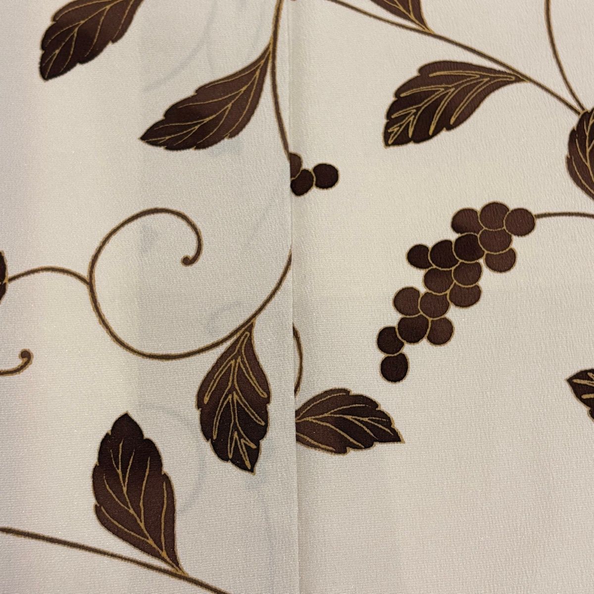  小紋 身丈171 5 cm 裄丈72 L 袷 葡萄唐草 銀彩 灰茶 正絹 小紋 着物