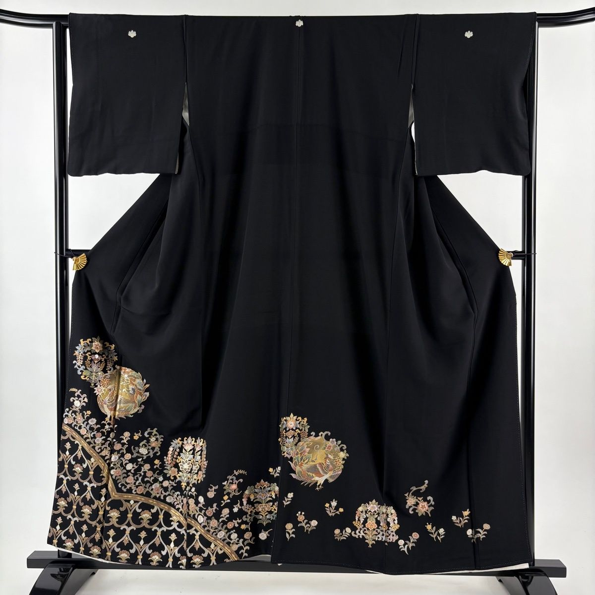 黒留袖 身丈157 5 cm 裄丈64 M 袷 花丸文 鳥 金銀彩 螺鈿 黒 正絹 秀品