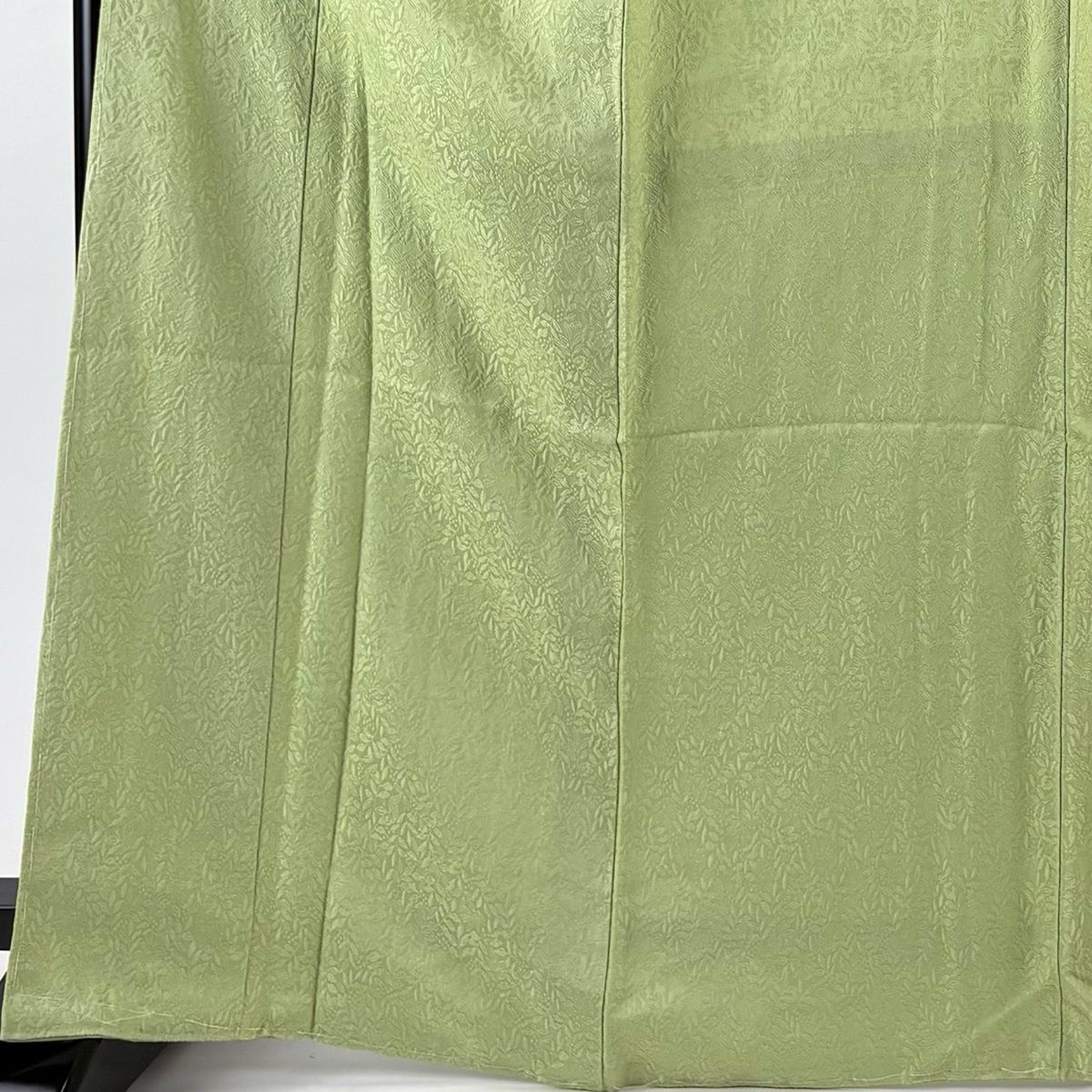 色無地 身丈166.5 cm 裄丈67.5 L 袷 地紋 薄緑 正絹 秀品