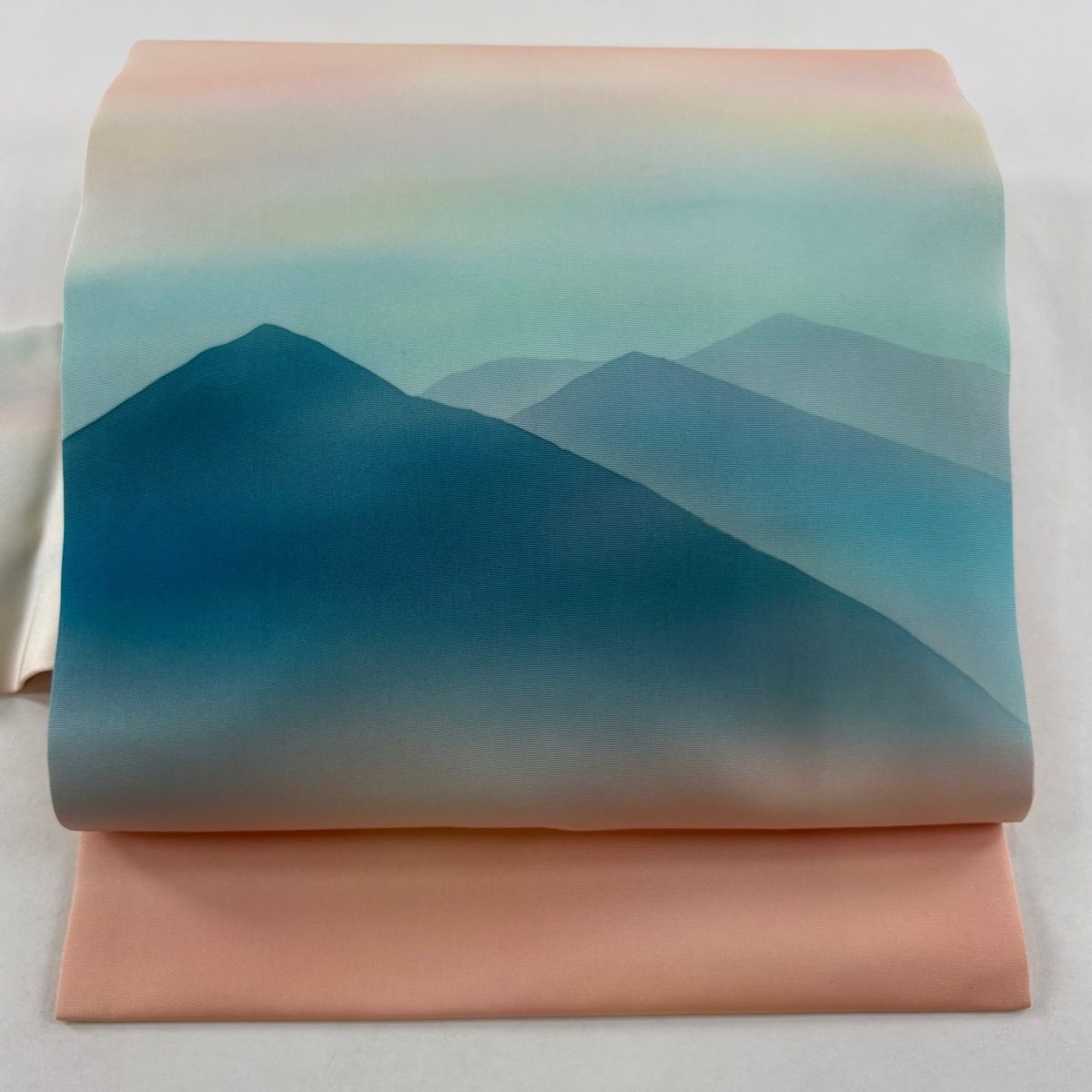 名古屋帯 秀品 落款 本郷大田子 風景 遠山 ぼかし サーモンピンク 正絹