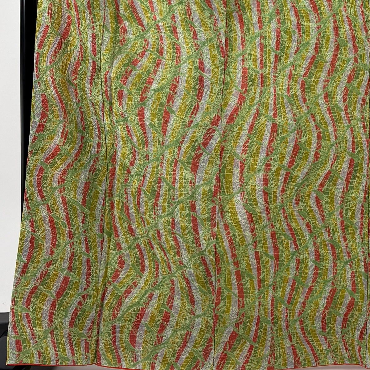 小紋 身丈168 cm 裄丈65.5 M 袷 よろけ縞 幾何学模様 絞り 黄緑色 正絹 秀品