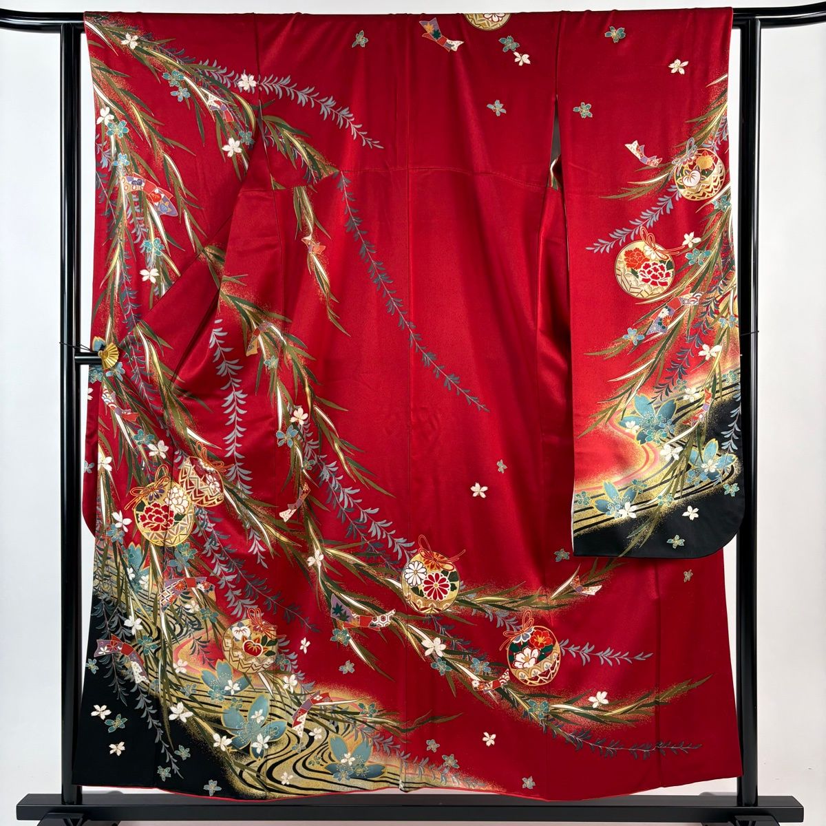 【美品】【振袖フルセット】枝垂れ桜 流水 金糸 金彩 赤 美品】 振袖 身丈155.5cm ベスト 裄丈62cm S 袷 鞠 桜 金糸 金彩