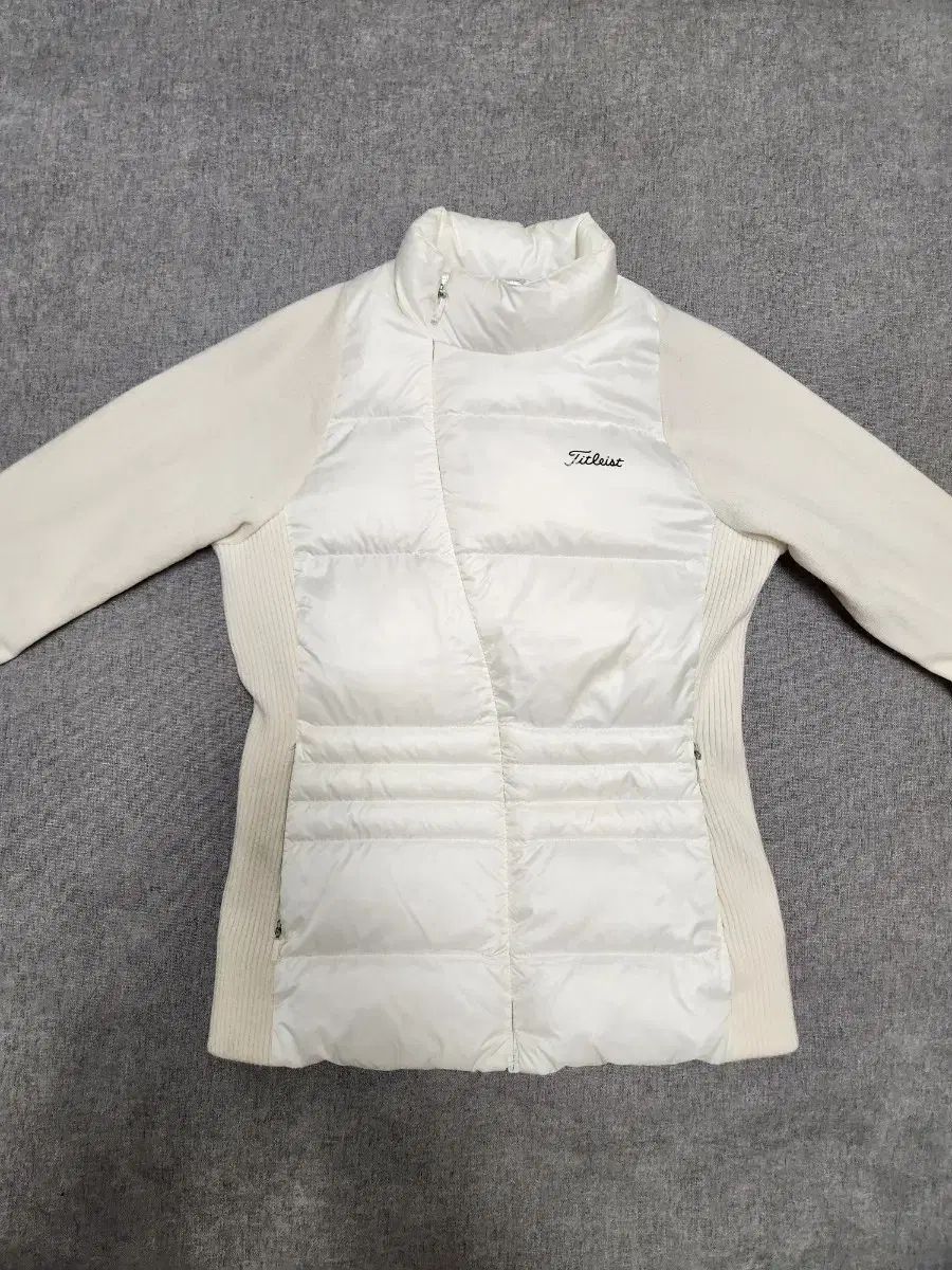 タイトリスト ダウン 防風 袖