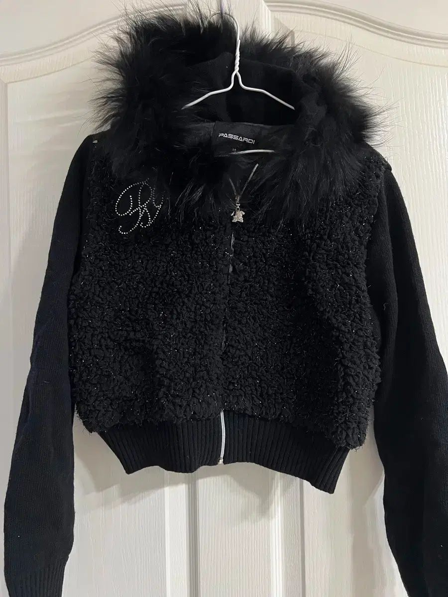 パサディ クロップド ファー フード ジップアップ 95