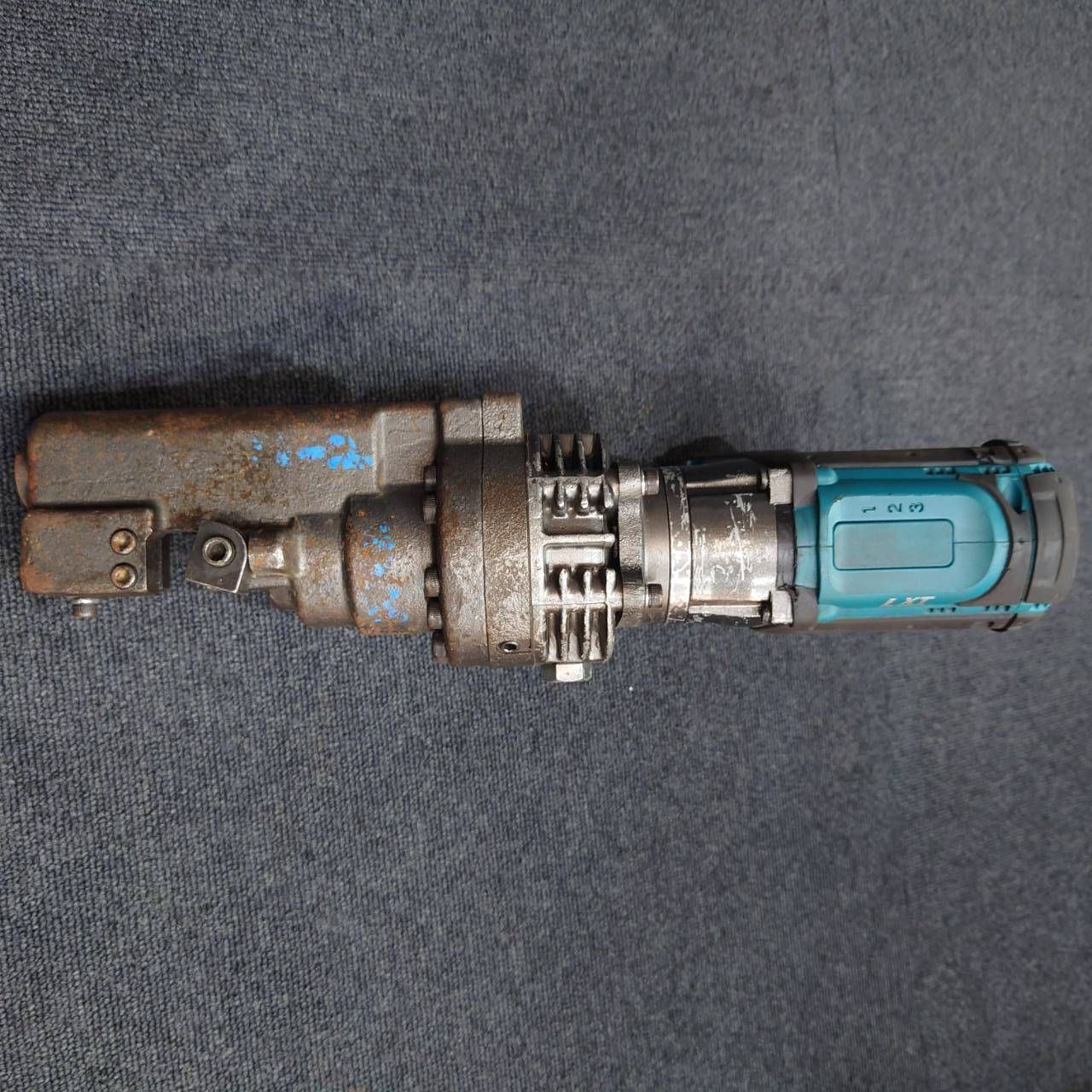 充電式鉄筋カッター