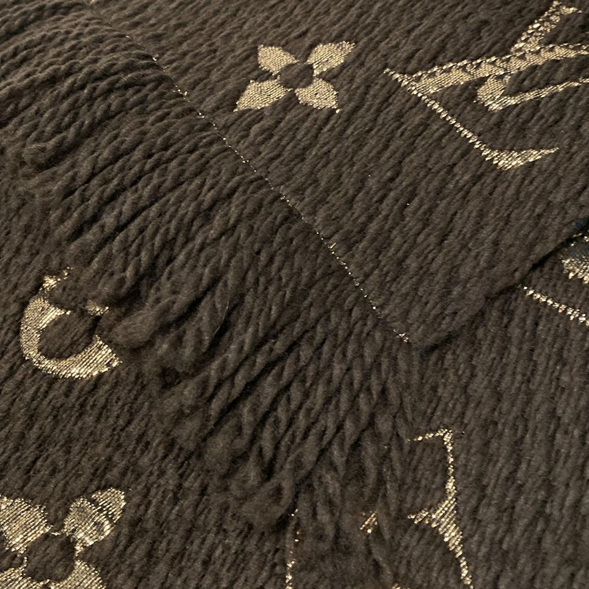 LOUIS VUITTON(ルイヴィトン) マフラー エシャルプロゴマニアシャイン