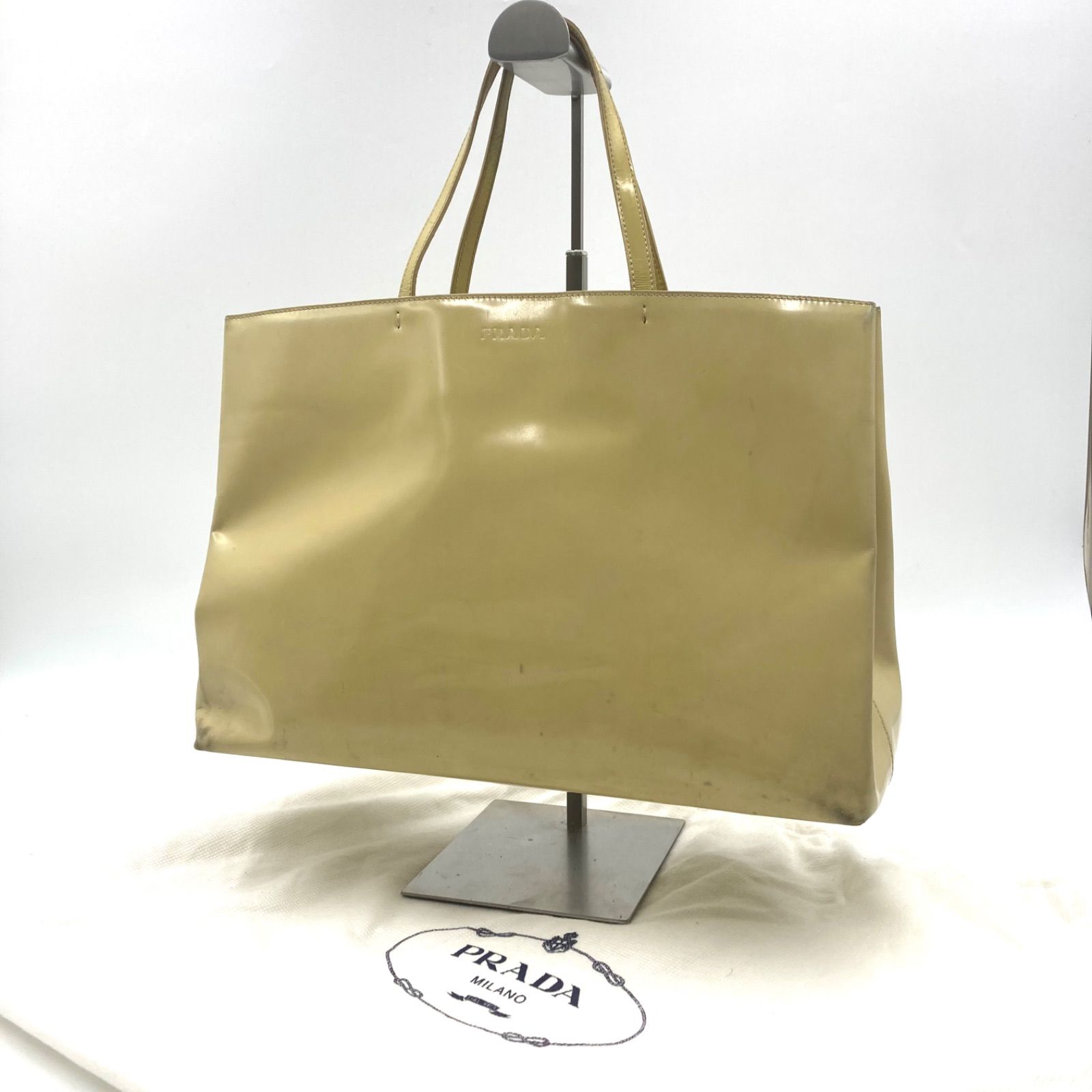 PRADA プラダ メタリックレザートートバッグ ロゴ型押し PRADA プラダ メタリックレザートートバッグ ロゴ型押し