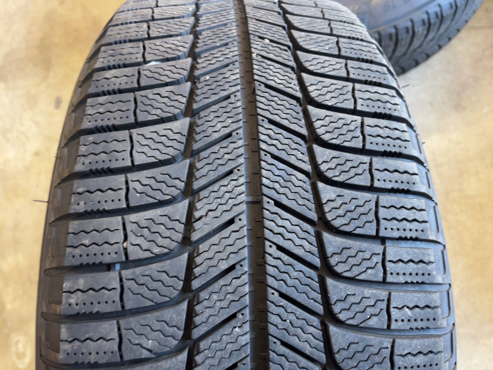  ポルシェ マカン GTS ターボ ミシュラン 冬用 バリ山 19インチ 4本セット 19インチ タイヤ ホイールセット