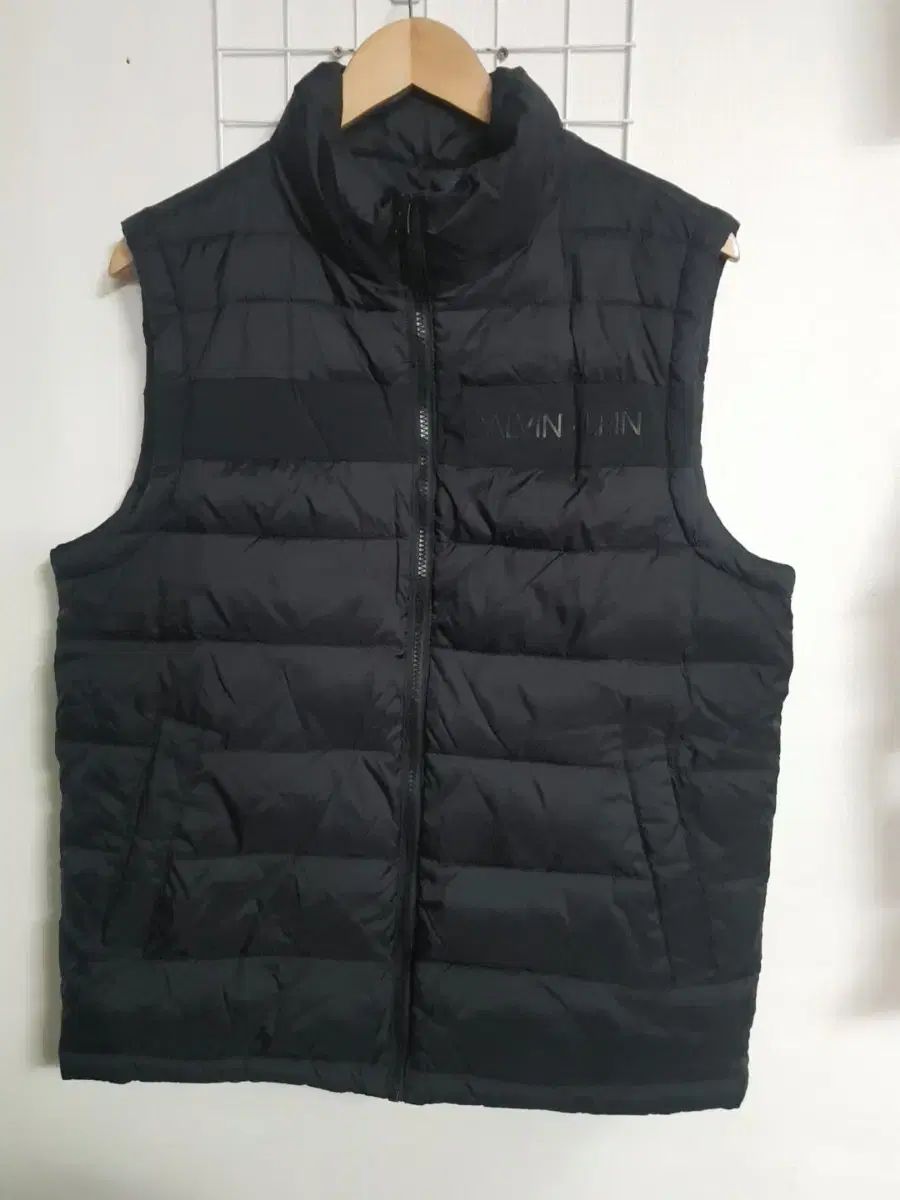 新品・14営業日以内発送】ゴーリキアイランド 660302 真鍮製イーゼル