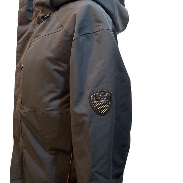 エンポリオアルマーニ EMPORIO ARMANI EA7 テクニカルスノージャケット