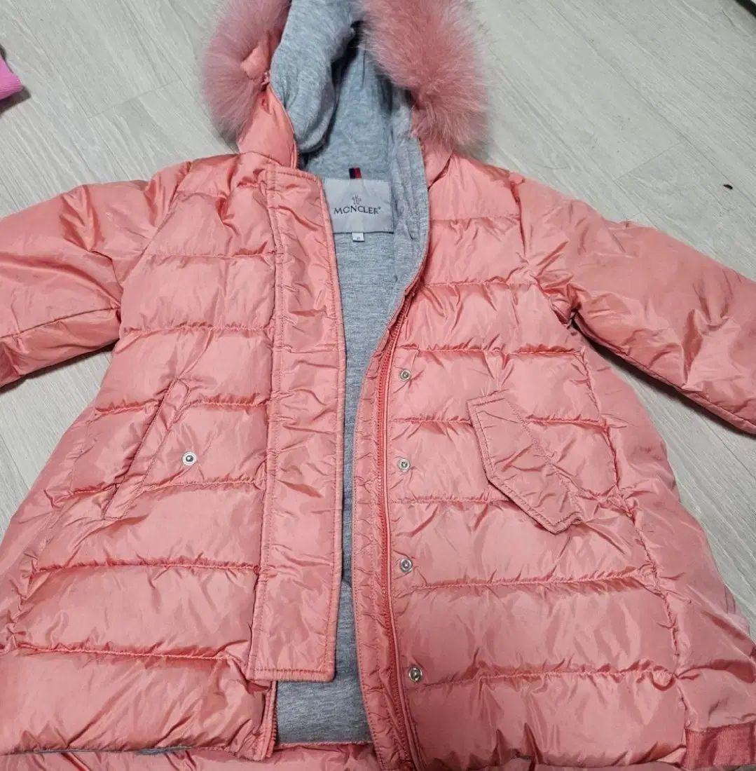 モンクレール ピンク ファー ダウン キッズ 女の子