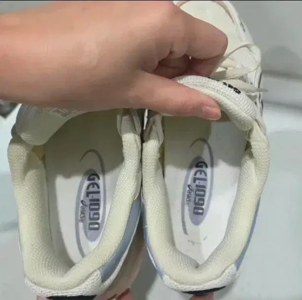 アシックス ゲル 1090 アイボリー スニーカー 240