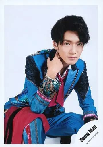 中古】生写真(ジャニーズ) Snow Man/深澤辰哉/膝上・座り・衣装青