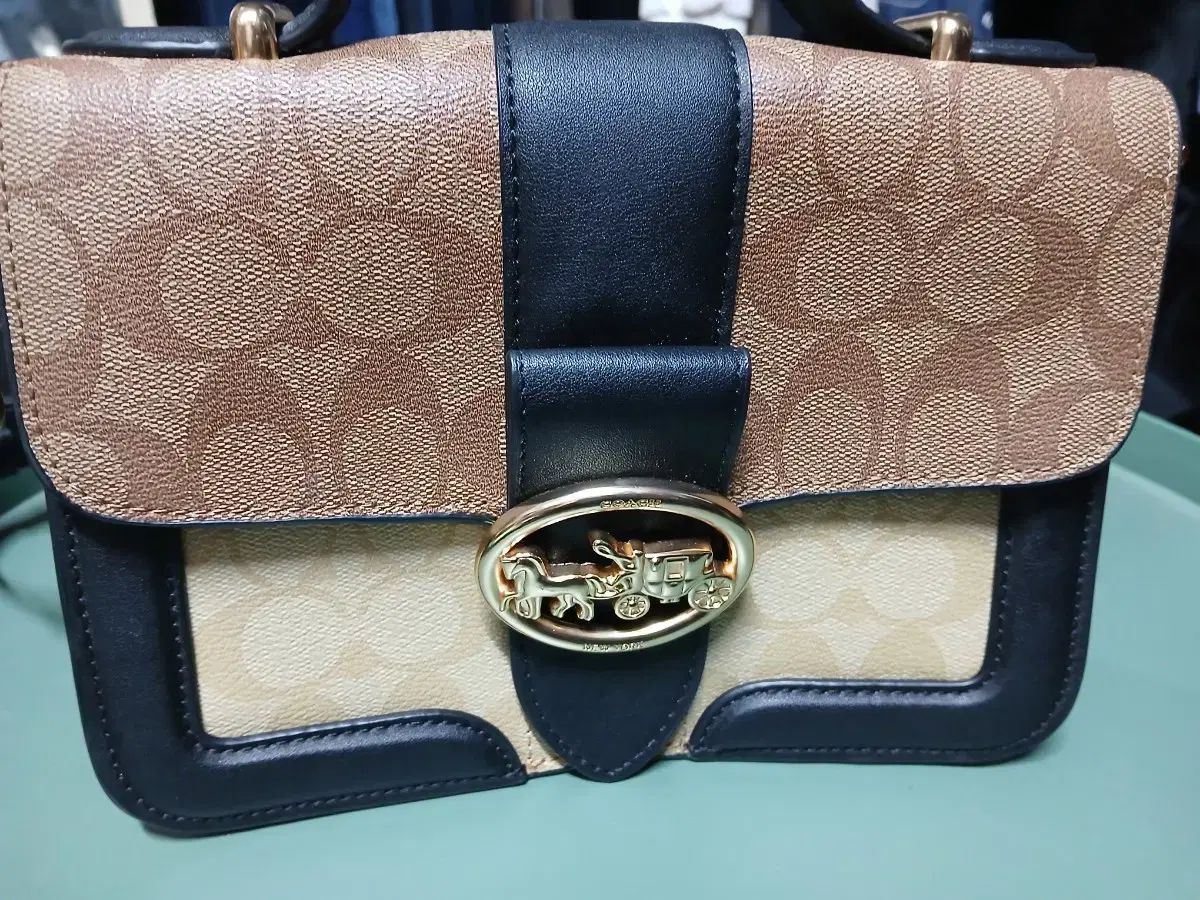 COACH 注文 シグネチャー ショルダーバッグ ブラック コンビ 未使用