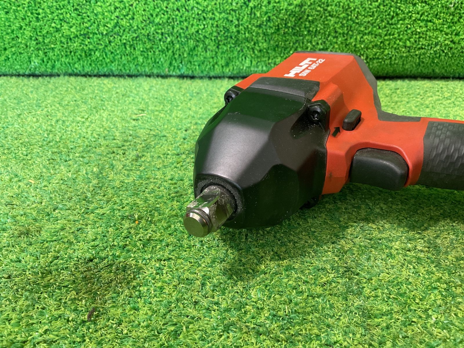  HILTI SIW 6 AT 22 充電式インパクトレンチ バッテリ 2 充電器 ケース有 シ 電動インパクトレンチ ドリル ドライバー レンチ