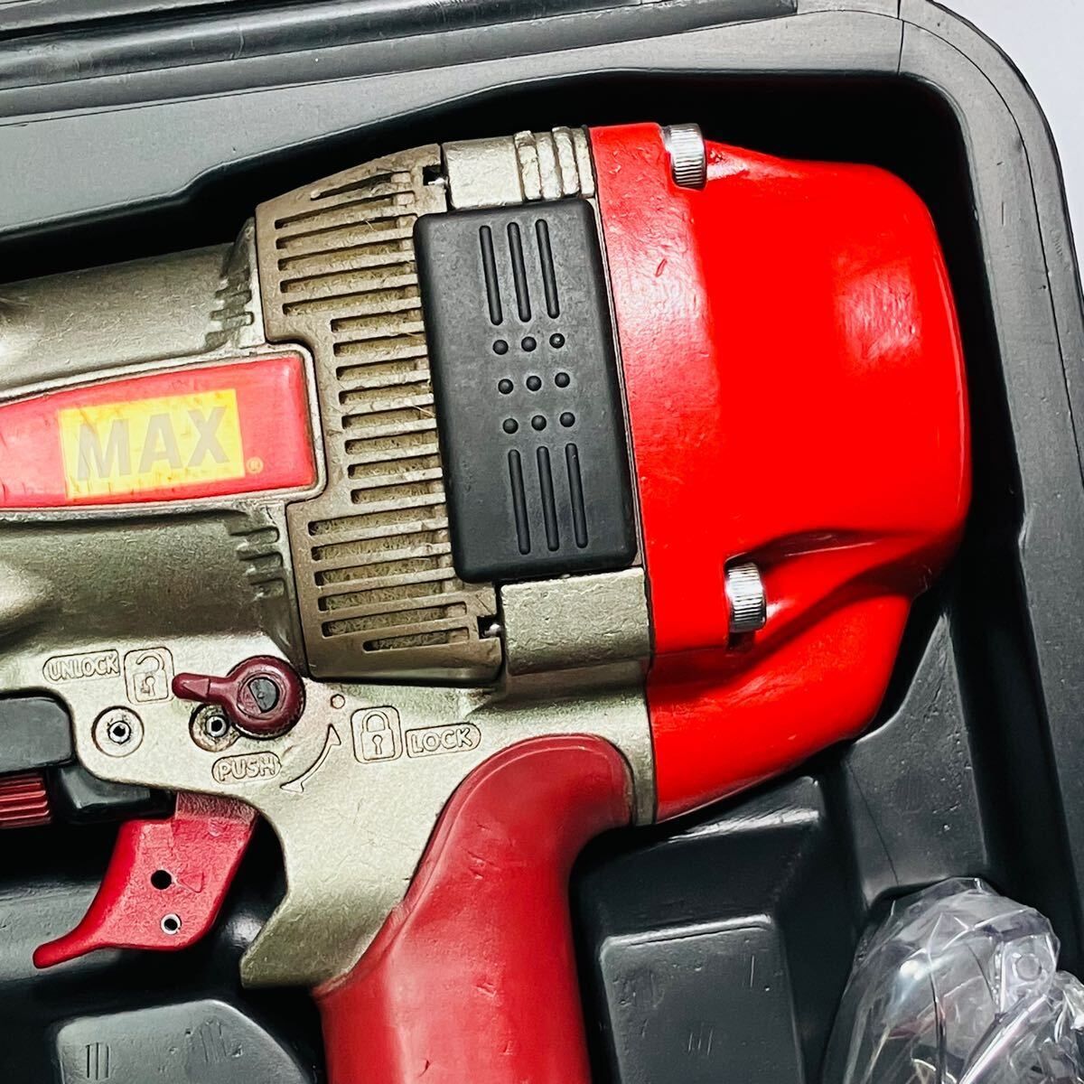 動作良好 マックス MAX 高圧 90 mm 釘打ち機 HN-90 N 1 ケース付き