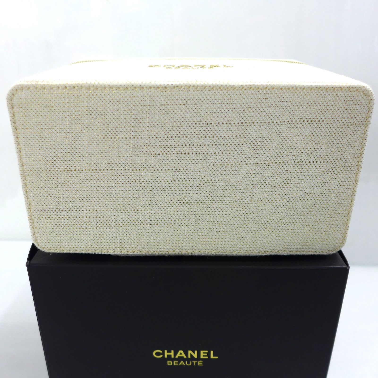 CHANEL BEAUTE ノベルティ メイクポーチ バニティポーチ 公田店 - メルカリ