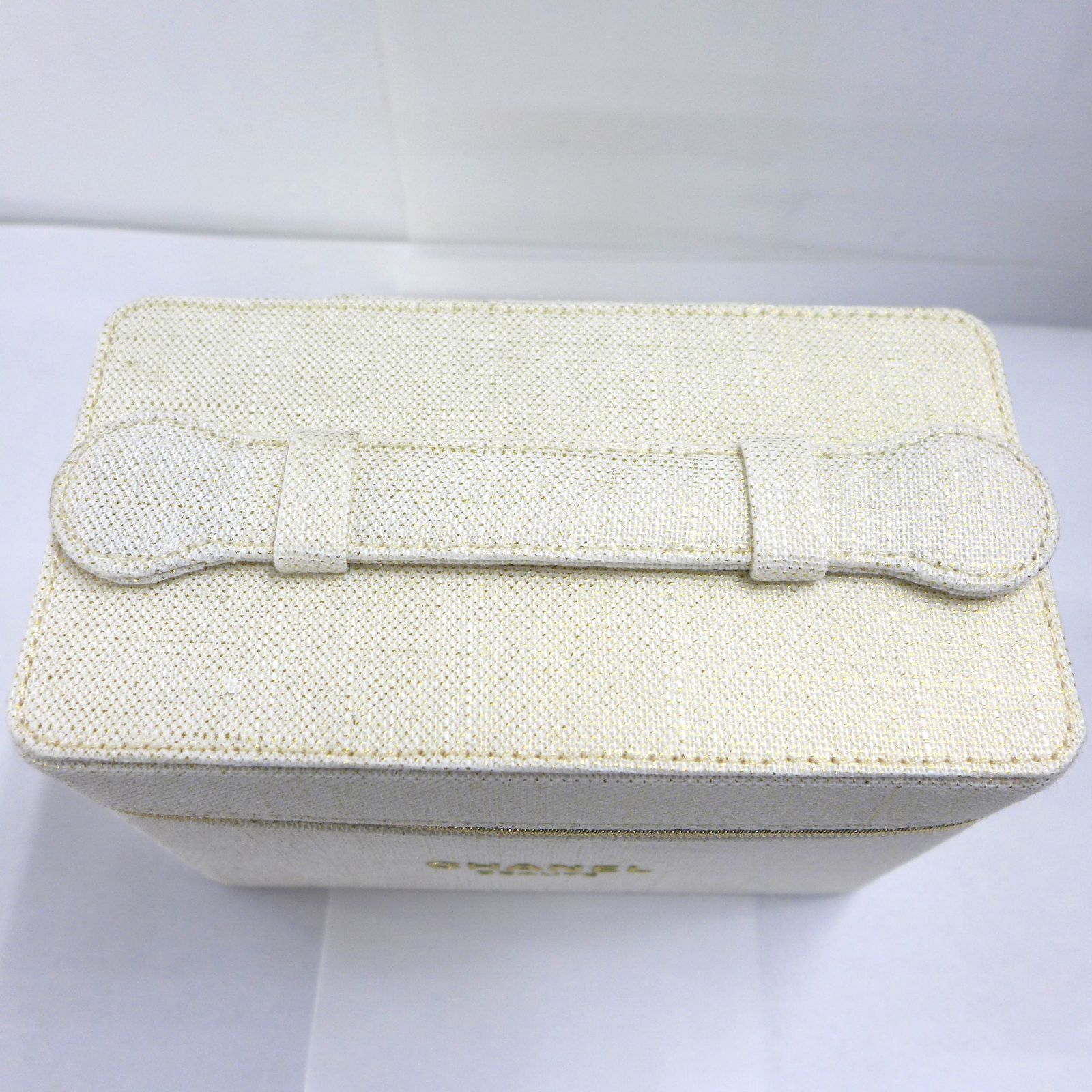 CHANEL BEAUTE ノベルティ メイクポーチ バニティポーチ 公田店 - メルカリ