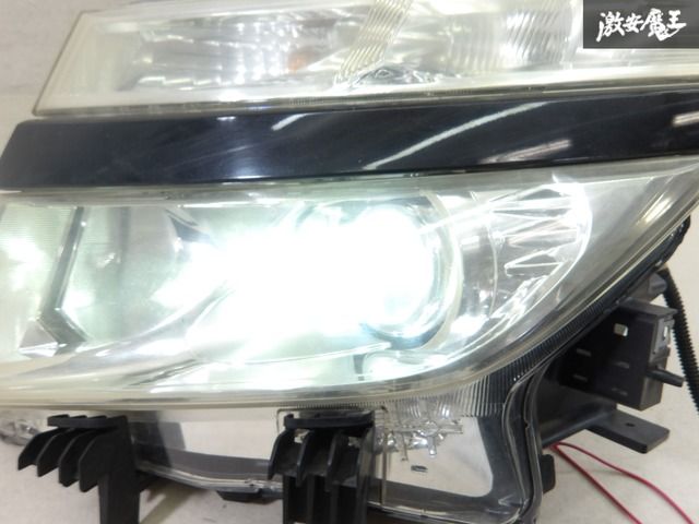 車・バイク・自転車 ☆点灯OK!!☆ 日産 純正 E52 TE52 TNE52