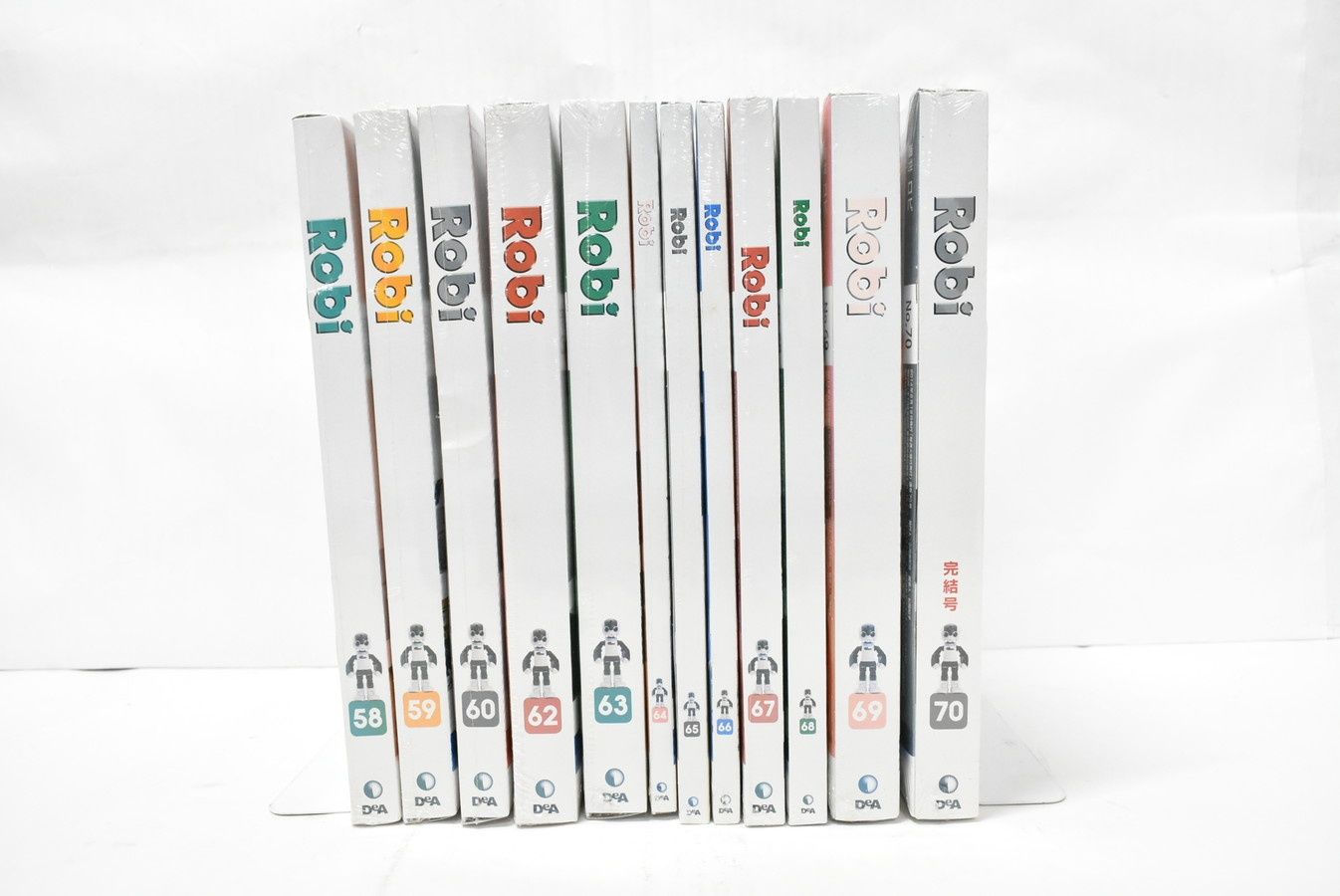 デアゴスティーニ ロビ 完成品 ロビエッグ キャリーバッグ付き ロボット ホビー A 05 byebye