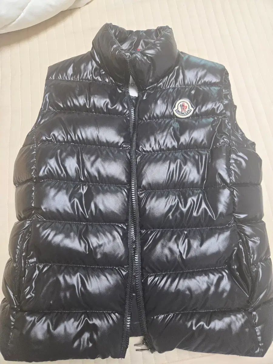モンクレール ダウン ベスト