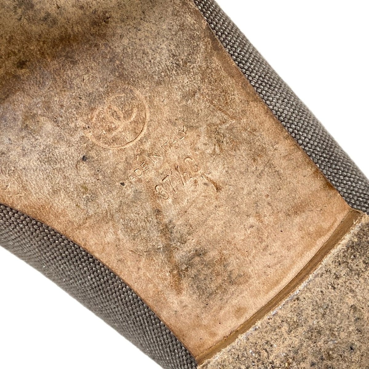 02819 ベージュ×ゴールド