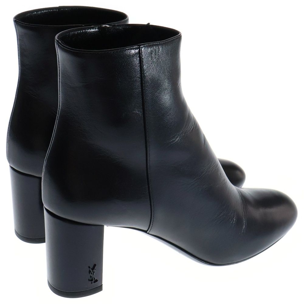 SAINT LAURENT PARIS スタッズ　ショートブーツ 黒 SAINT LAURENT PARIS スタッズ ショートブーツ 黒 SAINT LAURENT PARIS