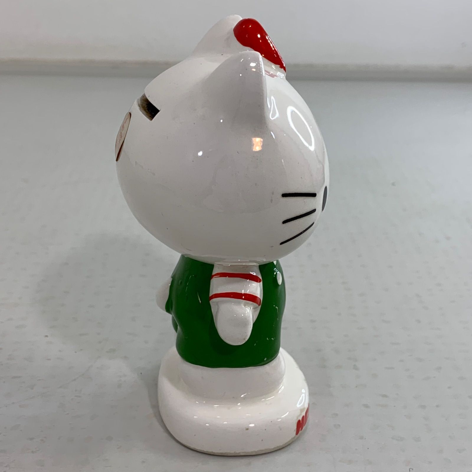 【超希少】サンリオ　ハローキティ　陶器製　卓上ミラー　鏡　当時物 レア✨】キティちゃん 陶器製 貯金箱 昭和 昭和レトロ 当時物 1976年製