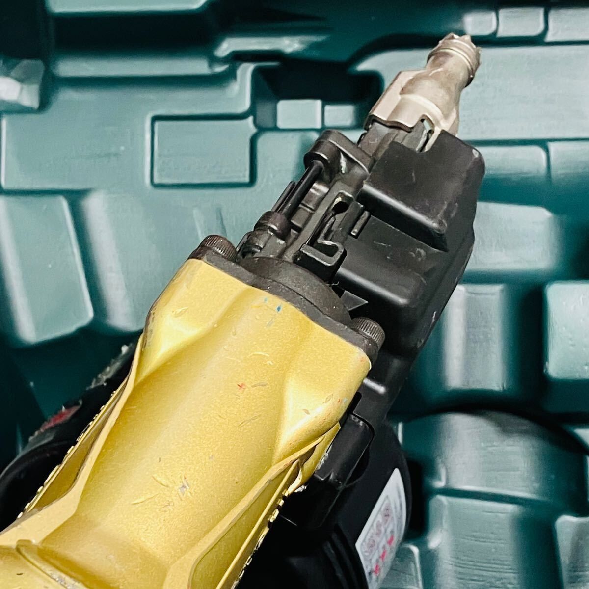  動作良好 日立 HIKOKI 高圧 65 mm 釘打ち機 コイルネイラ NV HR ケース付き 釘打機 エアーツール