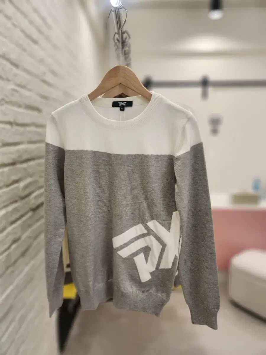 韓国 すぐ配送 PXG グレー 白 ニット Mサイズ